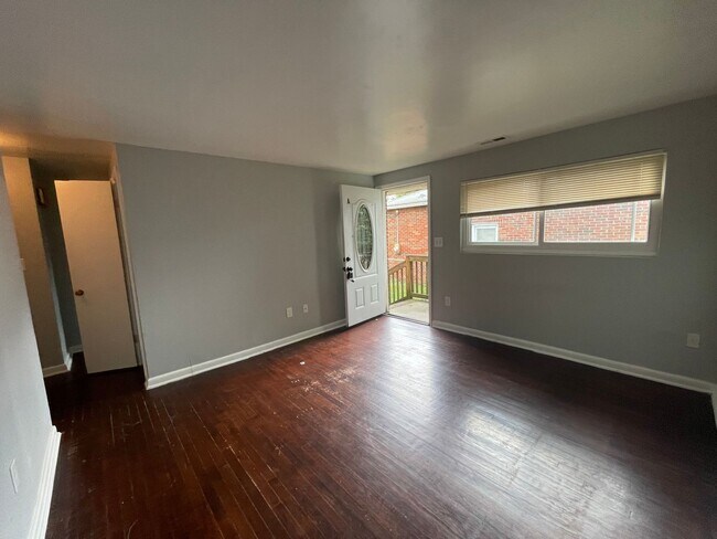 Foto del edificio - Coleman Place Duplex Quick Possession
