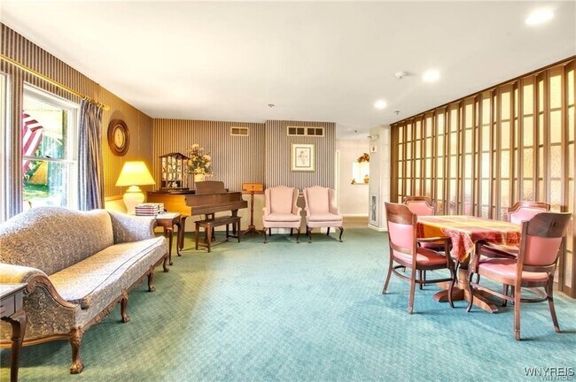 Foto del edificio - 459 E Oak Orchard St