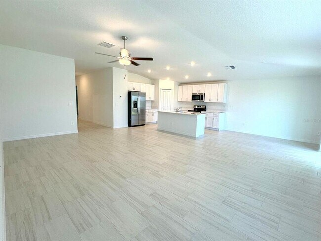 Foto del edificio - 11429 Linden Depot Rd