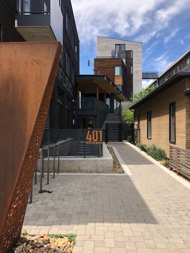Primary Photo - 2 Bedroom Condo in the Confluence!