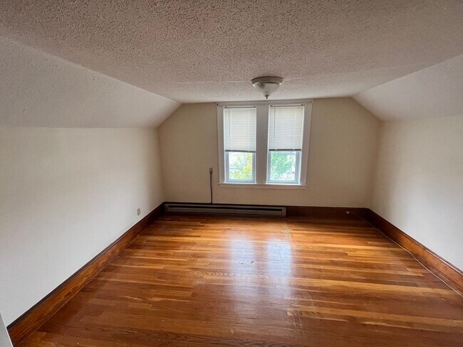 Building Photo - 27 Puritan Rd