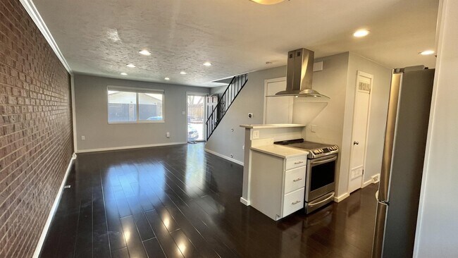 Photo - 4649 Independence St House