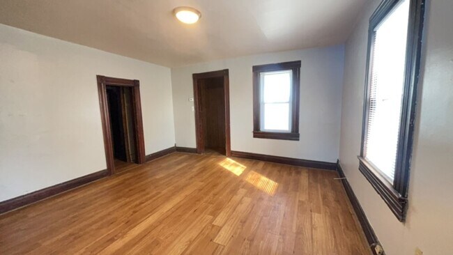 Foto del edificio - 1611 S Madison St