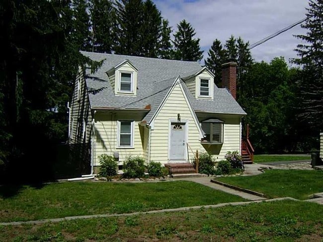 Building Photo - 109 Bishop Hill Rd