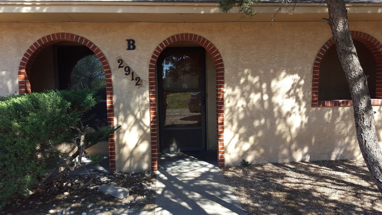 2912 Alhambra Dr, Roswell, NM 88201 Condo for Rent in Roswell, NM