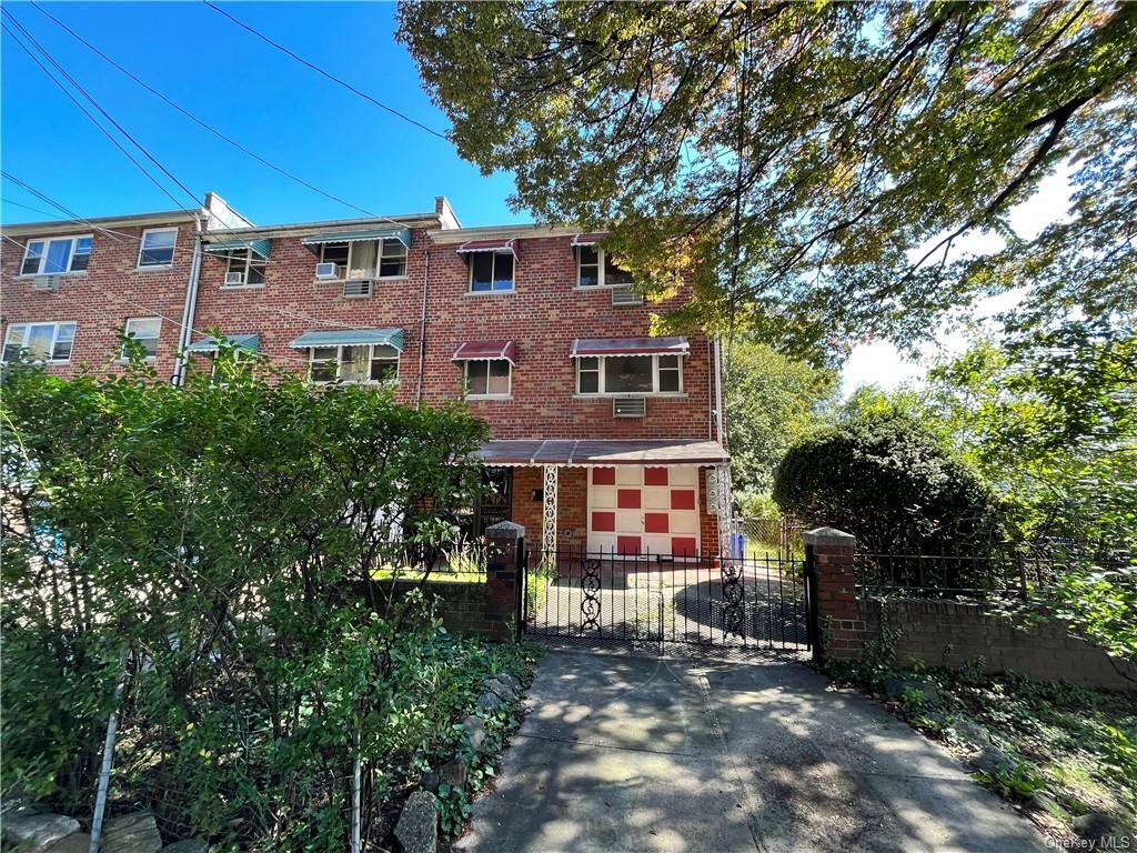 Primary Photo - 3514 Bronxwood Ave