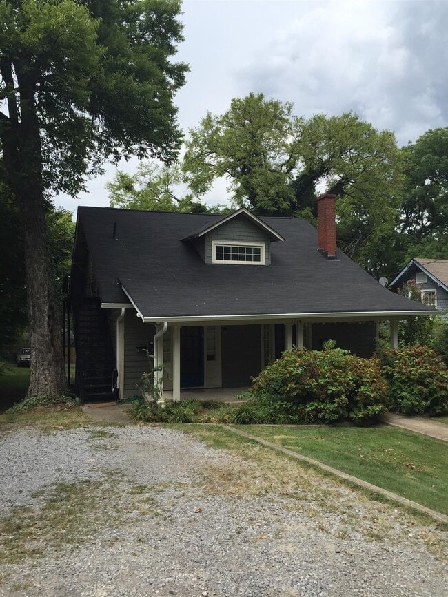 Building Photo - 1714 Ashwood Ave