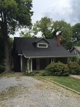 Building Photo - 1714 Ashwood Ave