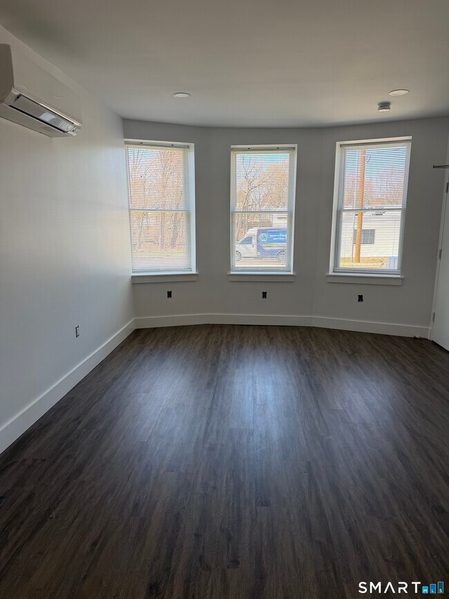 Foto del edificio - 663 Naugatuck Ave