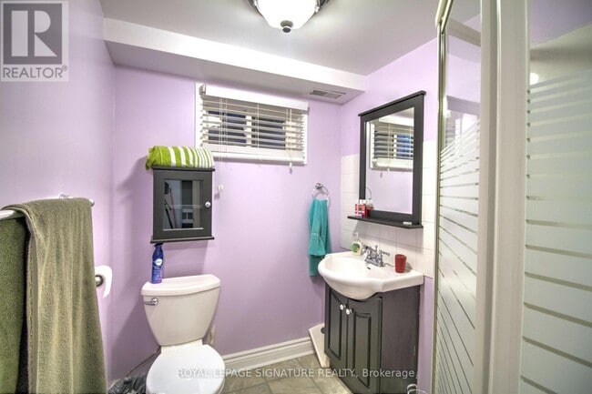 Building Photo - 2015 Fontwell Crescent