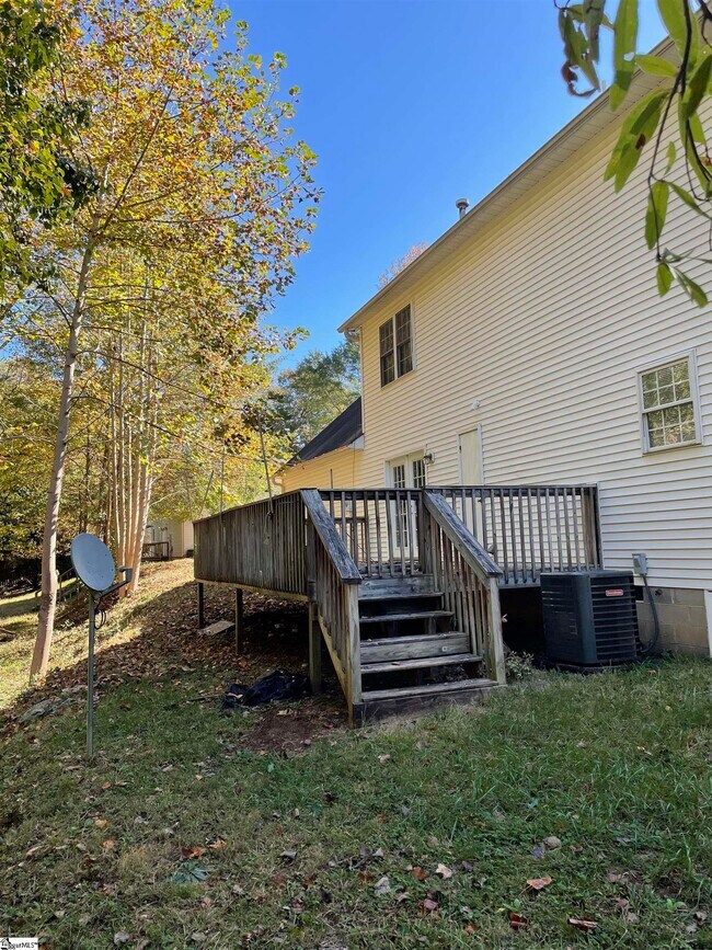 Building Photo - 200 Courtneybrook Trail