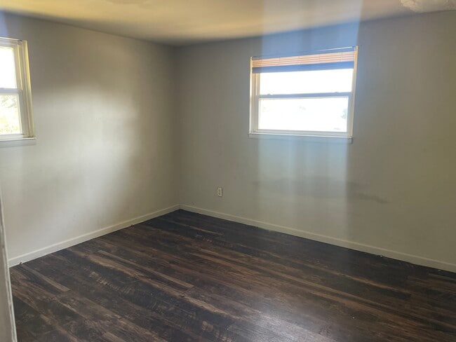 Building Photo - 291 S Napoleon Ave