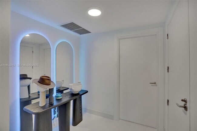 Foto del edificio - 2627 S Bayshore Dr