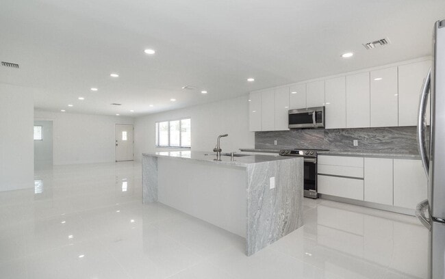 Building Photo - 524 NW 53rd St