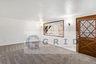 Building Photo - 3213 SW Marigold St