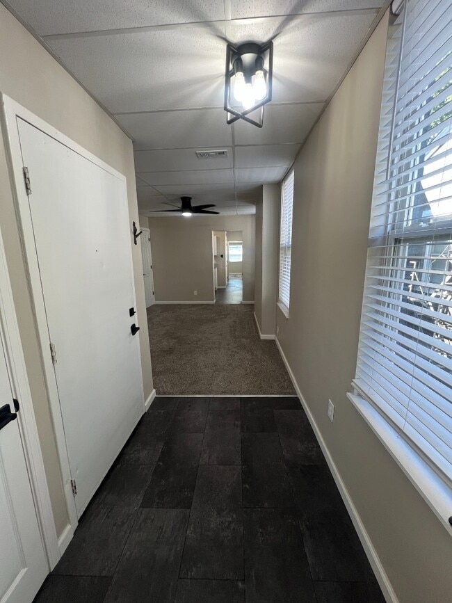 Building Photo - Updated 2-Bed Gem with Natural Light in the Heart of Covington