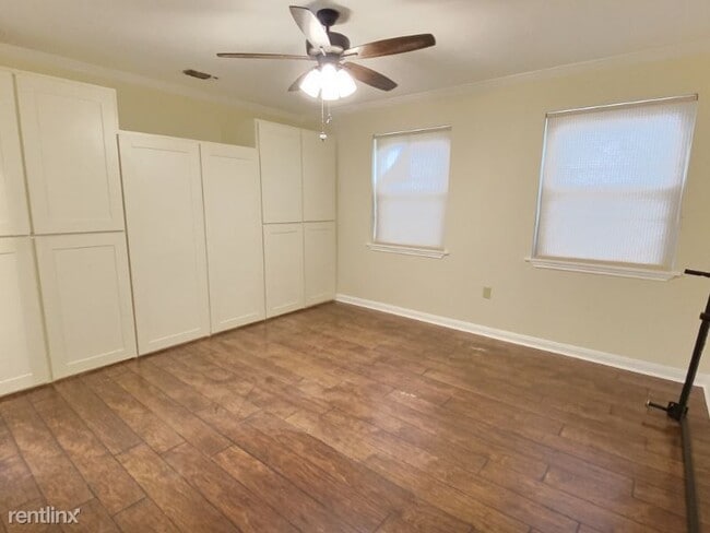 Building Photo - 3 br, 2 bath House - 8342 Justin Ave