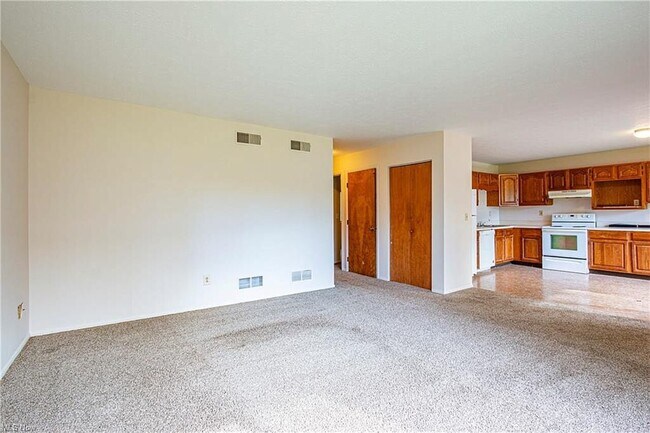 Building Photo - 56 Riveredge