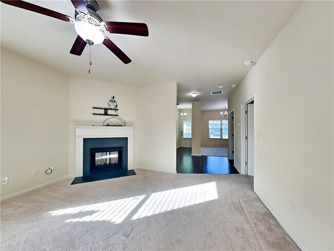 Foto del edificio - 1324 Little Hampton Dr