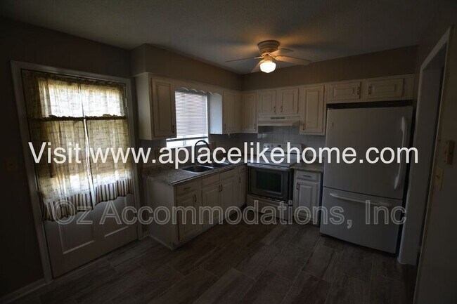 Building Photo - 1606 N 63 Pl