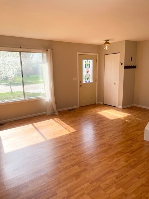 Building Photo - 748 Hageman Pl