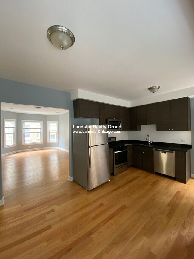 Foto del edificio - 1637 W Pratt Blvd