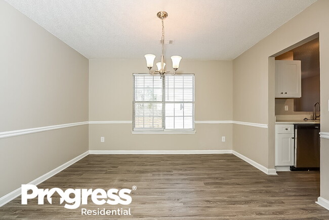 Building Photo - 3060 White Oak Mews