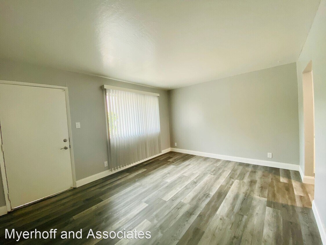 Foto principal - 27354 Tyrrell Ave