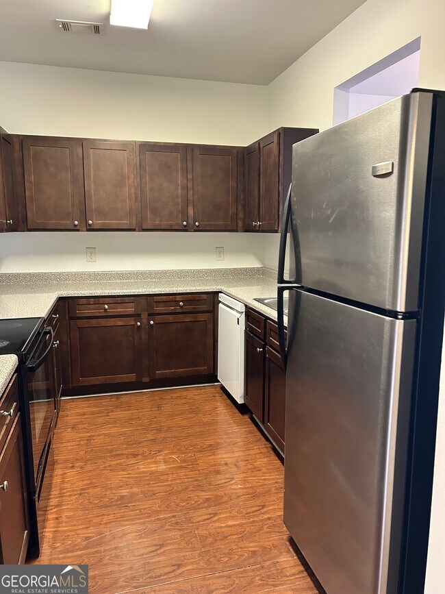 Building Photo - 3037 Bonnes Dr