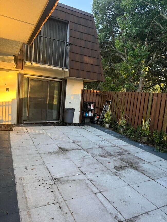 Foto del edificio - 6111 SE Riverboat Dr