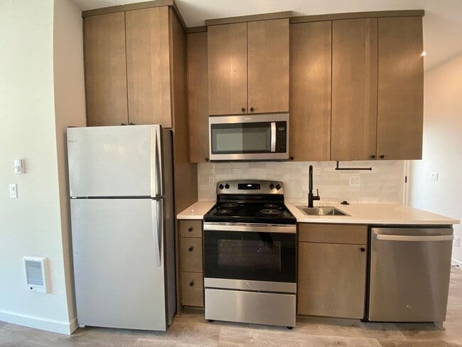 Building Photo - 2-Bedroom, 1-Bath Home in North Portland!