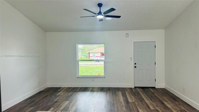 Foto del edificio - 117 Pine Crse