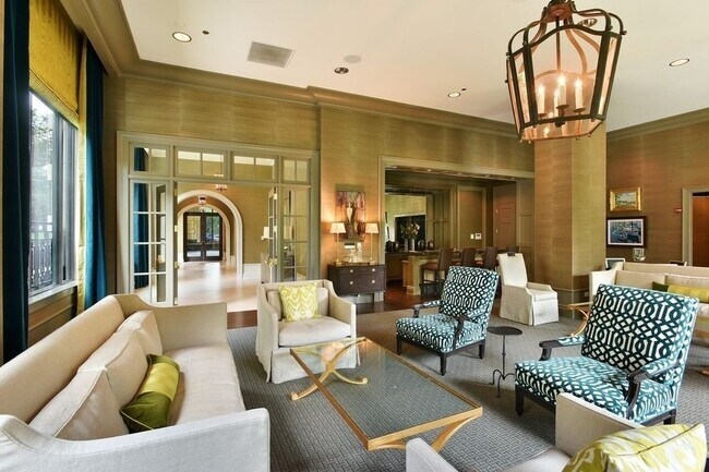 Foto del edificio - 2550 N Lakeview Ave