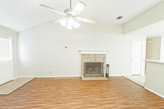 Building Photo - 1118 Water Oak Way