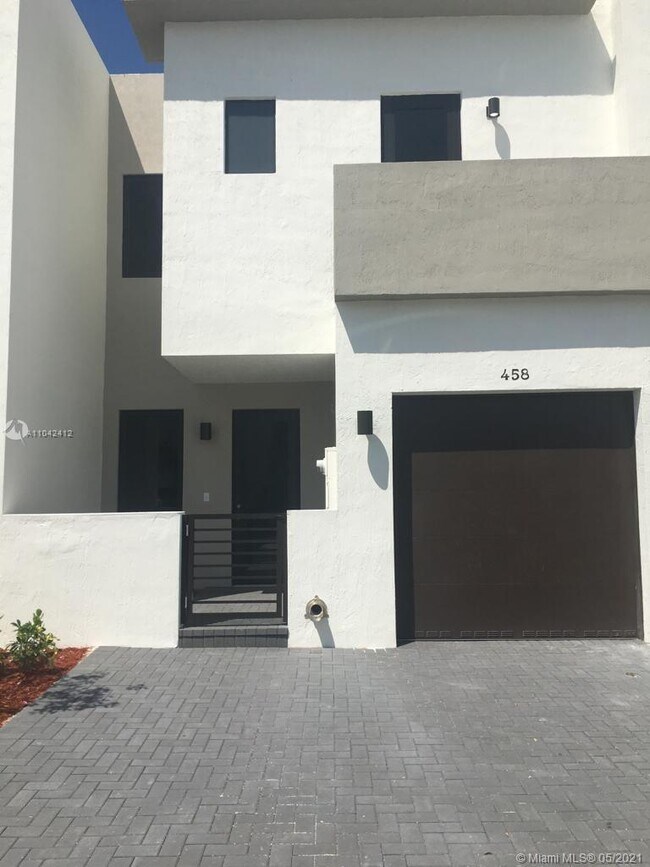 Building Photo - 458 SW 91st Ct