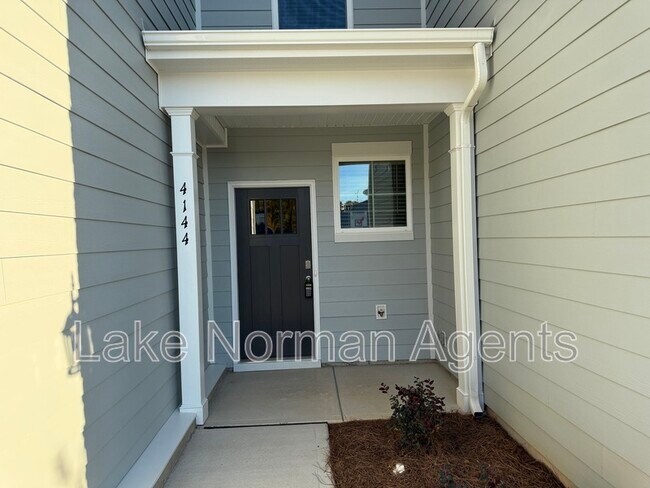 Foto del edificio - 4144 Steel Wy