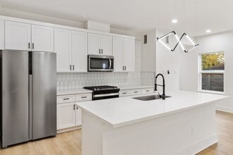 Building Photo - 4114 Castor St