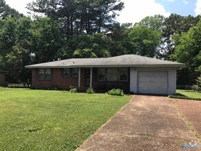 Building Photo - 2303 Shady Ln Dr NW