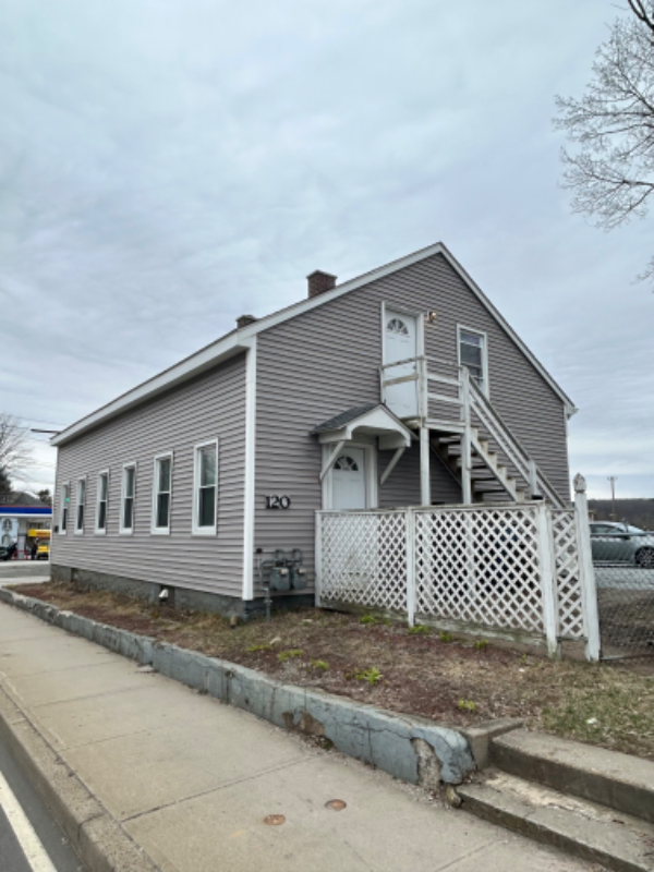 Building Photo - 120 Main St