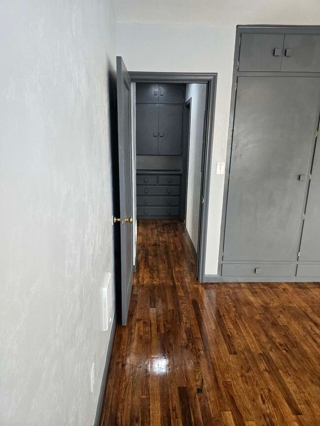 Building Photo - Soda Triplex