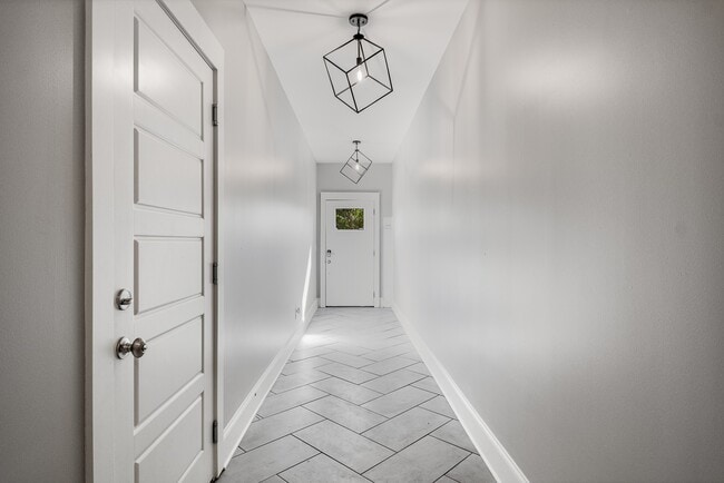 Building Photo - 4604A Michigan Ave