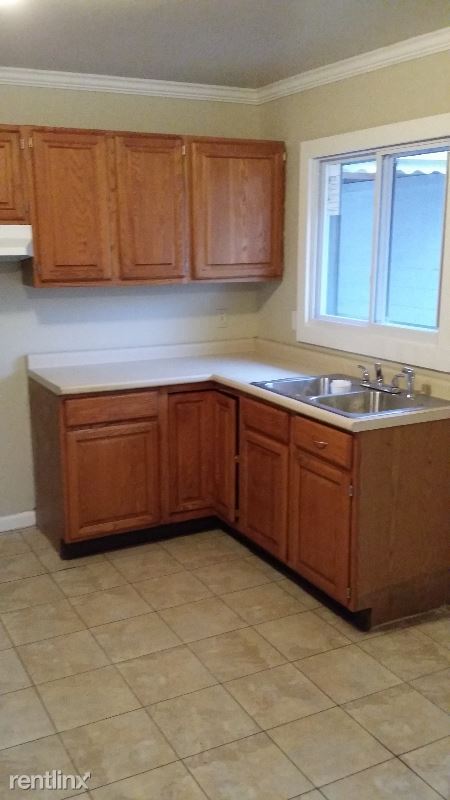 Foto principal - 3 br, 1.5 bath House - 2100 LARKMOOR ST