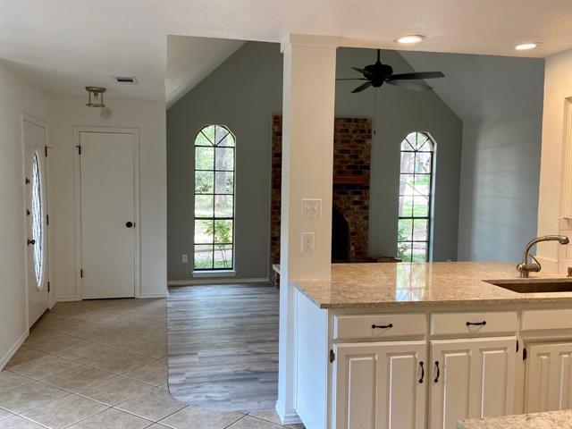 Foto del edificio - 3412 Timberline Dr