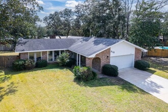 Building Photo - 510 Sioux Cir