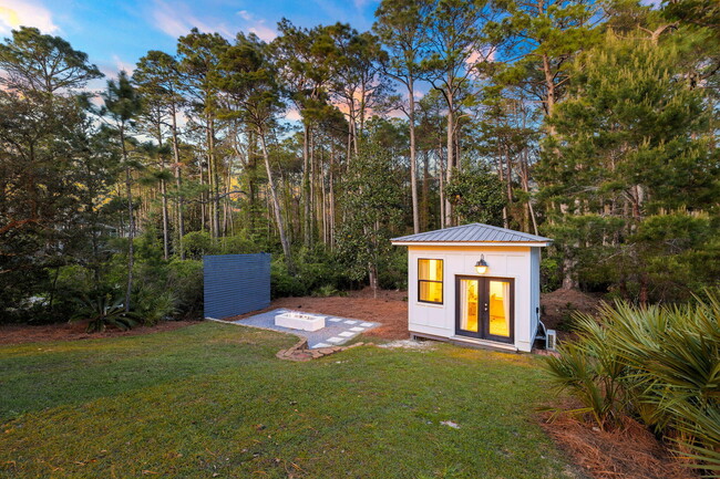 Building Photo - 96 Tradewinds Dr