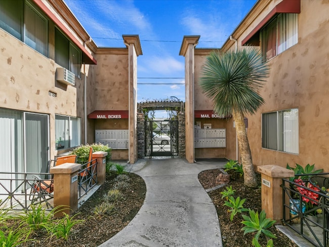 Building Photo - 16229 Woodruff Ave