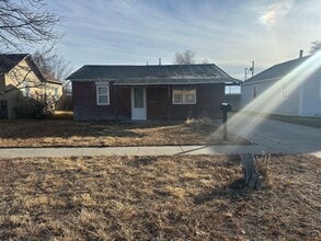 Building Photo - 1121 Ave D