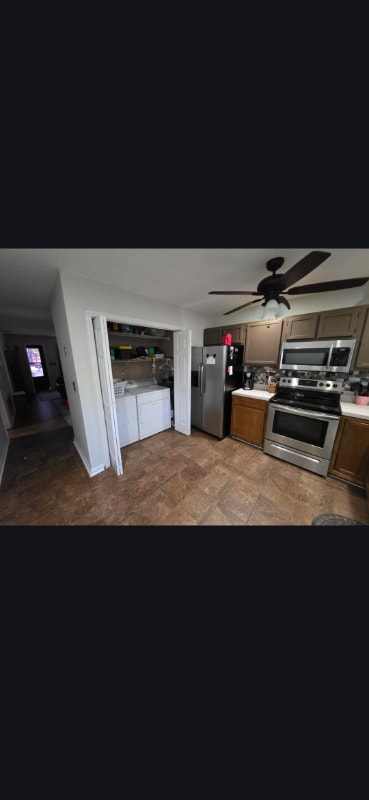 Building Photo - 4365 Lakeside Dr