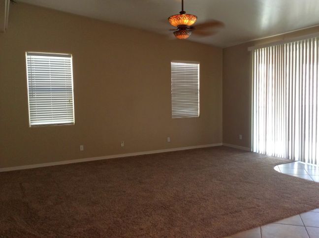 Building Photo - 3 Bedroom 2 Bath Home