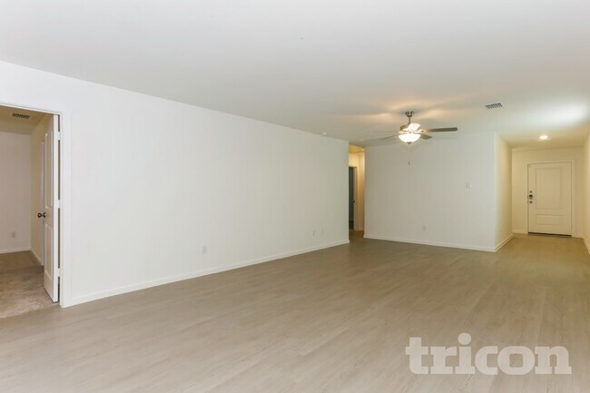 Foto del edificio - 15200 Grappling Irons Ln